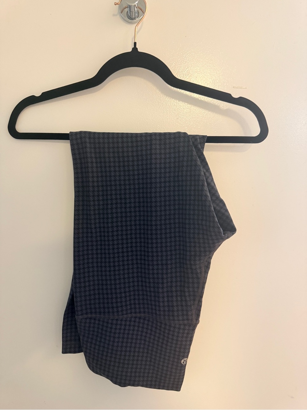 Houndstooth Active Leggings by Lululemon  in Dark Navy/Black, size 12